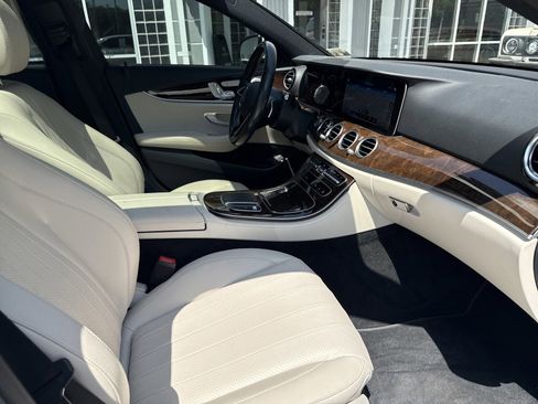 Used 2021 Mercedes-Benz E 350 4MATIC Sedan image 32