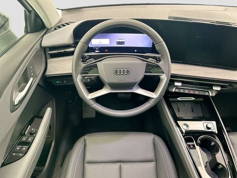Used 2026 Audi Q3 quattro 2.0T w/ Driver Assistance Package AWD/4WD image 10