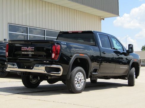 New 2026 GMC Sierra 2500 SLE w/ SLE Convenience Package AWD/4WD image 3