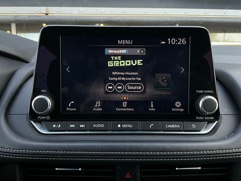 Used 2025 Nissan Rogue SV image 29