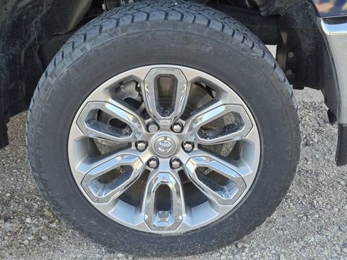 Used 2023 RAM 1500 Laramie AWD/4WD image 6
