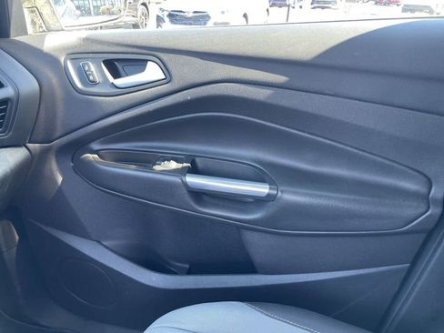 Used 2015 Ford Escape SE image 20