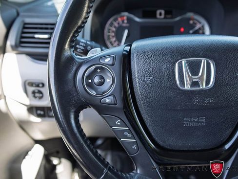 Used 2016 Honda Pilot Touring image 29