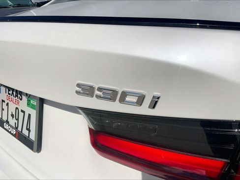 Used 2026 BMW 330i Sedan w/ M Sport Package RWD image 9