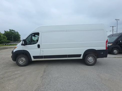 Used 2023 RAM ProMaster 2500 FWD image 3