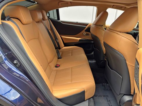Used 2025 Lexus ES 350 Ultra Luxury w/ Accessory Package (Z1) FWD image 43