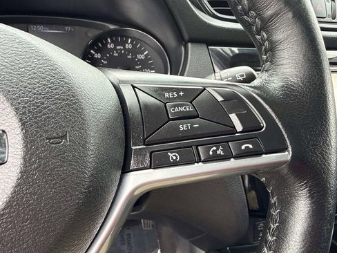 Used 2017 Nissan Rogue SL image 34