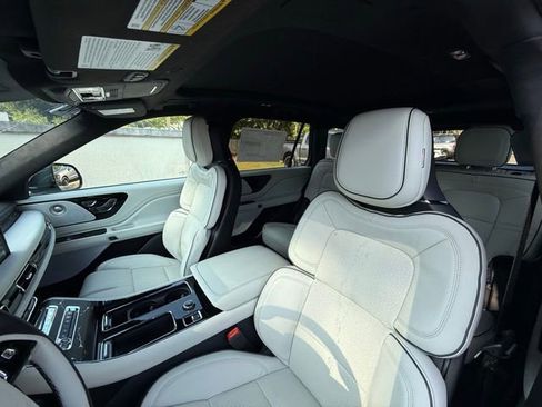 New 2025 Lincoln Aviator Black Label image 11