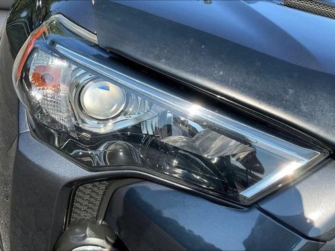 Used 2020 Toyota 4Runner TRD Off-Road Premium w/ Moonroof Package AWD/4WD image 34