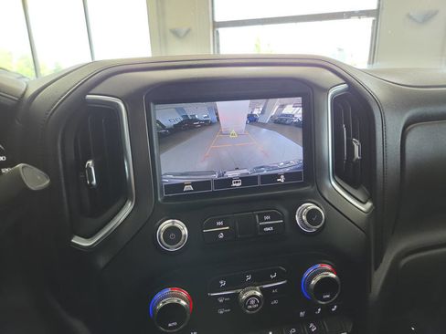Used 2022 GMC Sierra 1500 AT4 w/ AT4 Premium Package AWD/4WD image 34