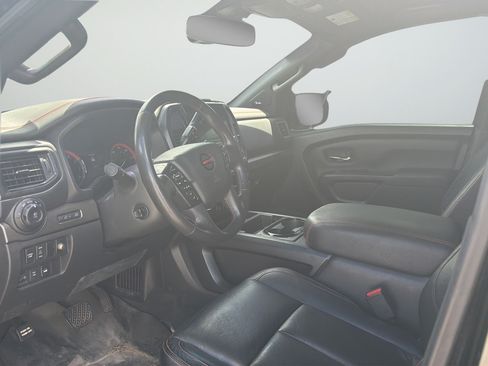 Used 2021 Nissan Titan PRO-4X w/ Pro-4x Convenience Package AWD/4WD image 16