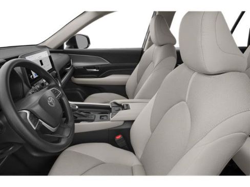 Used 2026 Toyota Grand Highlander LE image 8