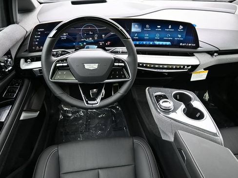 New 2027 Cadillac Optiq Premium Sport w/ LPO, Floor Liner Package AWD/4WD image 12