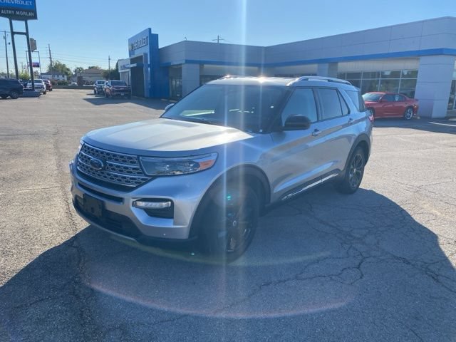 Used 2023 Ford Explorer Limited AWD/4WD image 2