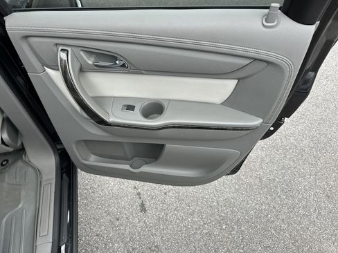 Certified 2016 GMC Acadia SLT w/ Premium Edition image 17