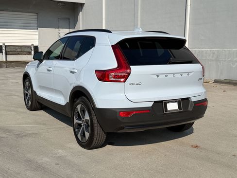 Used 2026 Volvo XC40 B5 Plus w/ Protection Package Premier AWD/4WD image 3