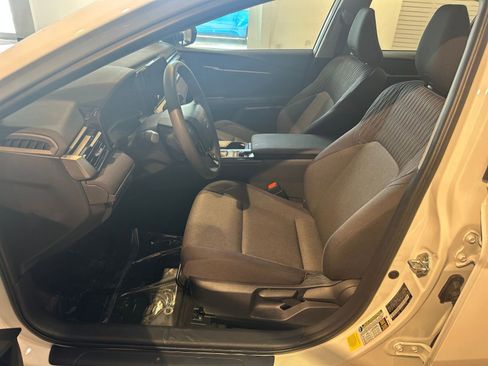 Used 2025 Toyota Camry LE image 27