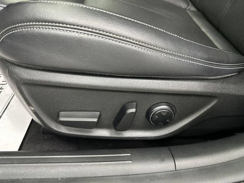 Used 2023 Genesis G70 2.0T AWD/4WD image 10