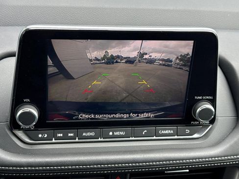 Used 2025 Nissan Rogue SV AWD/4WD image 22