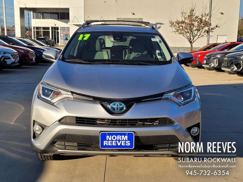 Used 2017 Toyota RAV4 XLE image 2