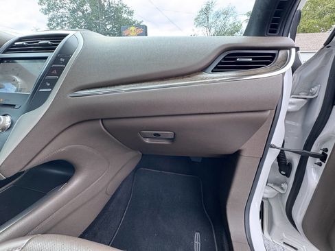 Used 2017 Lincoln MKC Reserve image 37