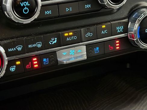 Used 2022 Ford F150 Platinum w/ Equipment Group 701A High image 24