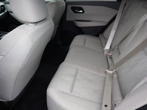 Certified 2025 Nissan Rogue SV image 18