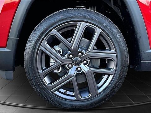 New 2026 Jeep Compass Latitude image 11