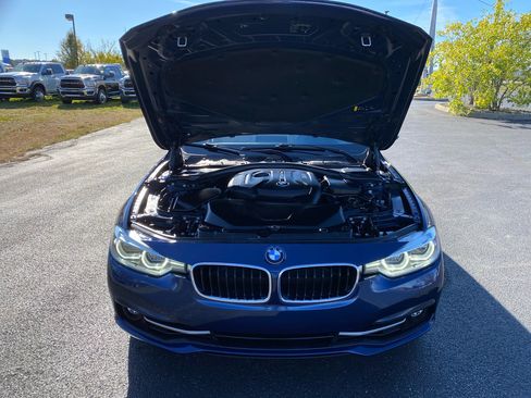 Used 2018 BMW 330i xDrive Sedan w/ Premium Package image 42