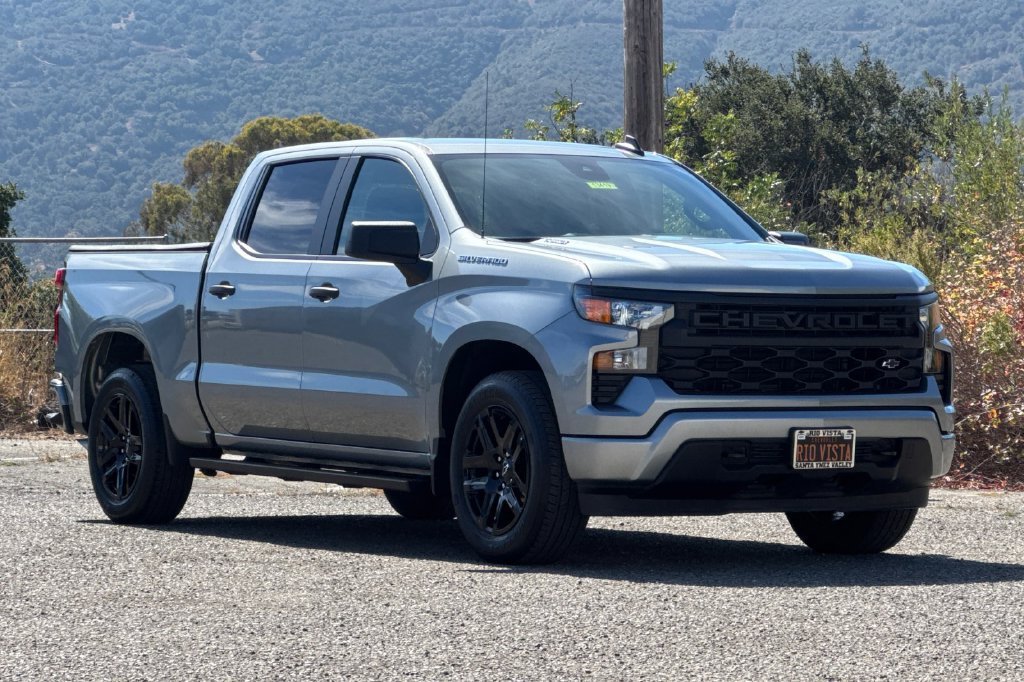 Used 2025 Chevrolet Silverado 1500 Custom RWD image 2