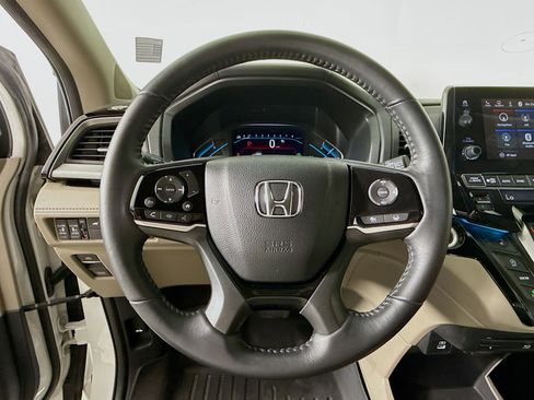 Certified 2021 Honda Odyssey Touring image 11