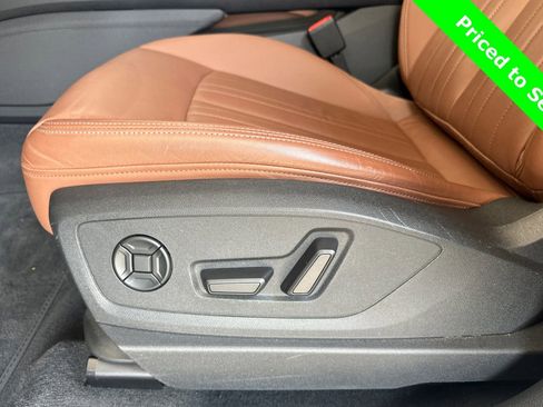 Used 2024 Audi Q8 e-tron Premium image 14