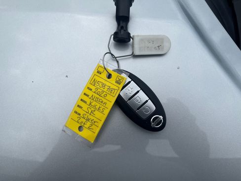 Used 2020 Nissan Kicks SR image 28