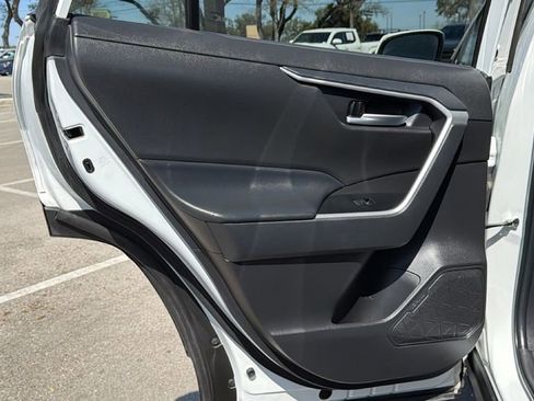 Certified 2025 Toyota RAV4 XLE image 33