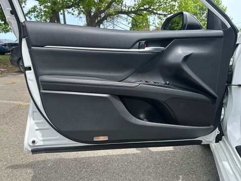 Used 2020 Toyota Camry XSE FWD image 10