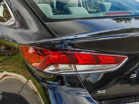 Used 2018 Hyundai Sonata SE image 7