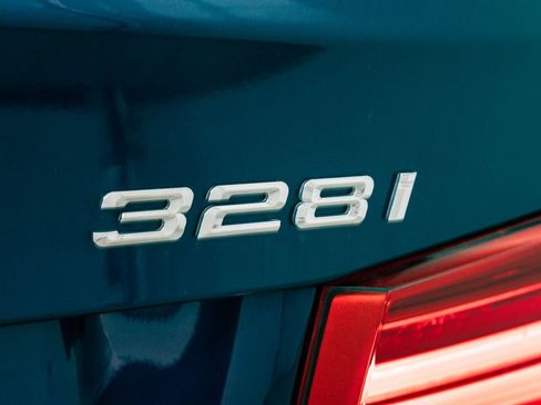 Used 2016 BMW 328i xDrive Wagon AWD/4WD image 17