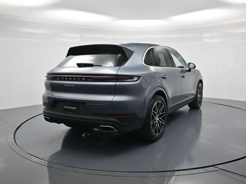 Certified 2026 Porsche Cayenne AWD/4WD image 30