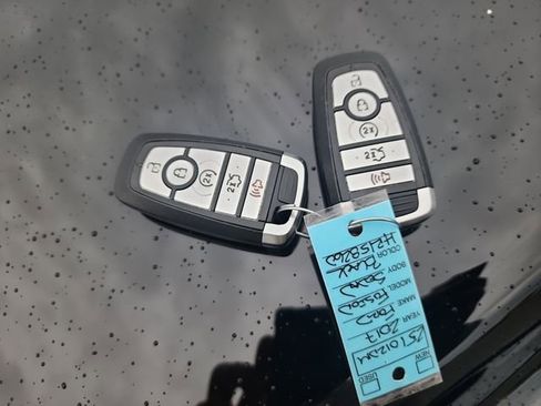 Used 2017 Ford Fusion Titanium image 24