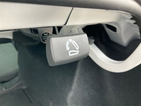 Used 2024 Chevrolet Malibu RS image 32