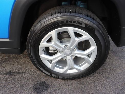 Used 2024 Jeep Compass Latitude AWD/4WD image 52