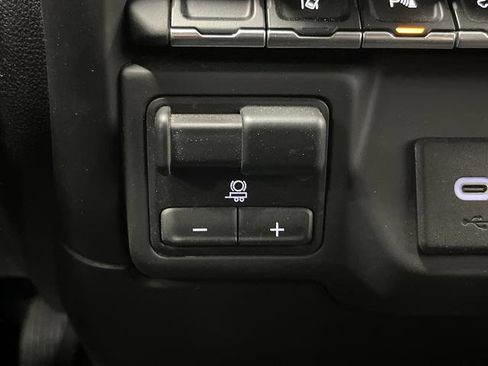 Used 2024 Chevrolet Silverado 2500 Custom w/ Custom Value Package image 23