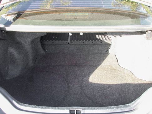 Used 2017 Toyota Camry LE image 8