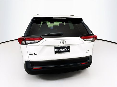 Used 2023 Toyota RAV4 XLE w/ Convenience Package image 6