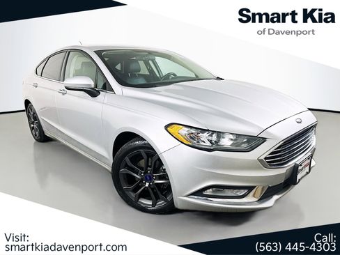 Used 2018 Ford Fusion SE w/ Equipment Group 201A image 1