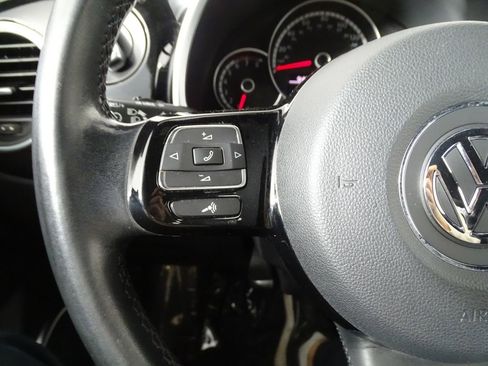 Used 2014 Volkswagen Beetle 2.5 image 18