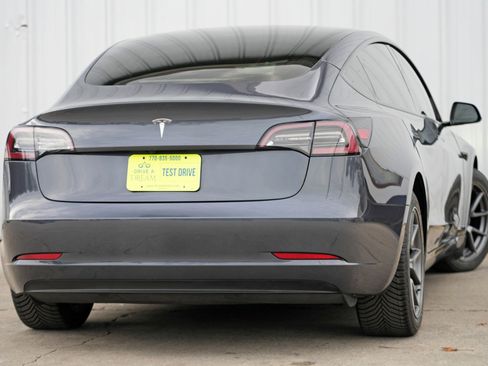 Used 2023 Tesla Model 3 Standard Range image 5