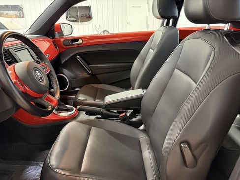 Used 2019 Volkswagen Beetle 2.0T SE w/ SE Premium Package image 10