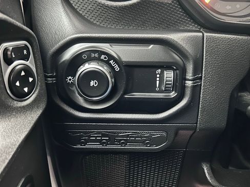 Certified 2025 Jeep Wrangler Unlimited Rubicon image 19