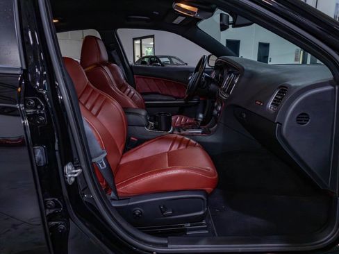 Used 2020 Dodge Charger Scat Pack RWD image 30